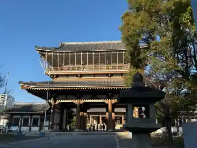 真宗大谷派名古屋別院の{uncategorized: "未分類", other: "その他", undefined: "問題あり", building: "その他建物", grave: "お墓", sacred_gate: "鳥居", guardian: "狛犬", statue: "像", buddha: "仏像", history: "歴史", nature: "自然", garden: "庭園", animal: "動物", pagoda: "塔", temizu: "手水舎", mountain_gate: "山門・神門", sanctuary: "本殿・本堂", subordinate: "末社・摂社", art: "芸術", scenery: "景色", jizo: "地蔵", ema: "絵馬", goshuin: "御朱印", omikuji: "おみくじ", items: "授与品その他", amulet: "お守り", goshuincho: "御朱印帳", eats: "食事", festival: "お祭り", votive_dance: "神楽", shichigosan: "七五三参", wedding: "結婚式", experience: "体験その他", initially: "初詣", around: "周辺", anti_infection: "感染症対策"}