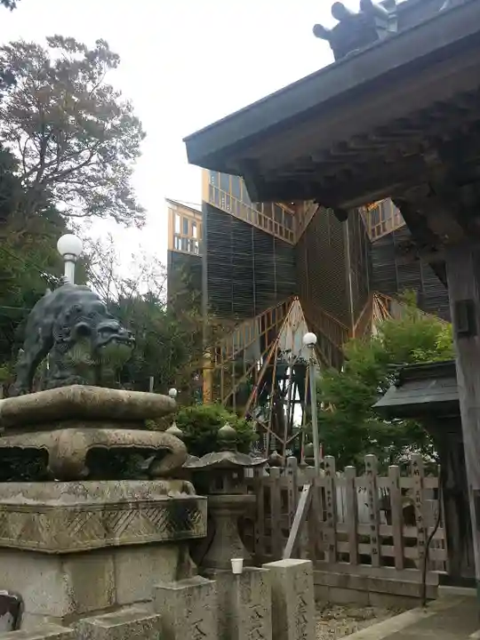 能勢妙見山(真如寺境外仏堂)の狛犬