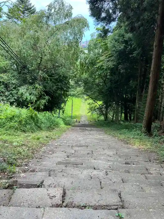 亀岡八幡宮の周辺