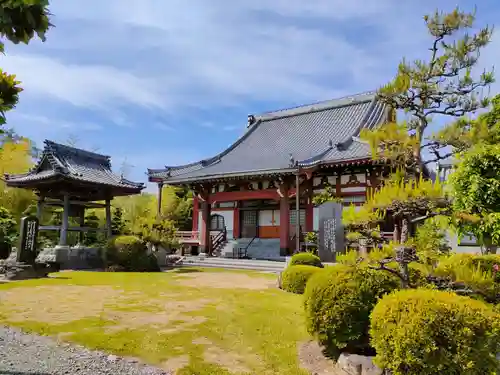 華溪寺の本殿・本堂
