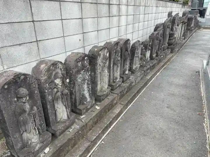 谷津観音堂の{uncategorized: "未分類", other: "その他", undefined: "問題あり", building: "その他建物", grave: "お墓", sacred_gate: "鳥居", guardian: "狛犬", statue: "像", buddha: "仏像", history: "歴史", nature: "自然", garden: "庭園", animal: "動物", pagoda: "塔", temizu: "手水舎", mountain_gate: "山門・神門", sanctuary: "本殿・本堂", subordinate: "末社・摂社", art: "芸術", scenery: "景色", jizo: "地蔵", ema: "絵馬", goshuin: "御朱印", omikuji: "おみくじ", items: "授与品その他", amulet: "お守り", goshuincho: "御朱印帳", eats: "食事", festival: "お祭り", votive_dance: "神楽", shichigosan: "七五三参", wedding: "結婚式", experience: "体験その他", initially: "初詣", around: "周辺", anti_infection: "感染症対策"}