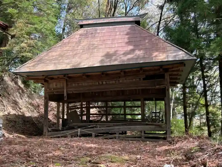 八代神明宮の{uncategorized: "未分類", other: "その他", undefined: "問題あり", building: "その他建物", grave: "お墓", sacred_gate: "鳥居", guardian: "狛犬", statue: "像", buddha: "仏像", history: "歴史", nature: "自然", garden: "庭園", animal: "動物", pagoda: "塔", temizu: "手水舎", mountain_gate: "山門・神門", sanctuary: "本殿・本堂", subordinate: "末社・摂社", art: "芸術", scenery: "景色", jizo: "地蔵", ema: "絵馬", goshuin: "御朱印", omikuji: "おみくじ", items: "授与品その他", amulet: "お守り", goshuincho: "御朱印帳", eats: "食事", festival: "お祭り", votive_dance: "神楽", shichigosan: "七五三参", wedding: "結婚式", experience: "体験その他", initially: "初詣", around: "周辺", anti_infection: "感染症対策"}
