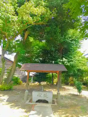 神明社(生出本町)の手水舎