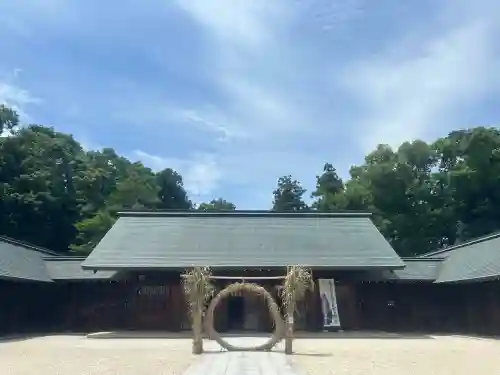 滋賀県護国神社の{uncategorized: "未分類", other: "その他", undefined: "問題あり", building: "その他建物", grave: "お墓", sacred_gate: "鳥居", guardian: "狛犬", statue: "像", buddha: "仏像", history: "歴史", nature: "自然", garden: "庭園", animal: "動物", pagoda: "塔", temizu: "手水舎", mountain_gate: "山門・神門", sanctuary: "本殿・本堂", subordinate: "末社・摂社", art: "芸術", scenery: "景色", jizo: "地蔵", ema: "絵馬", goshuin: "御朱印", omikuji: "おみくじ", items: "授与品その他", amulet: "お守り", goshuincho: "御朱印帳", eats: "食事", festival: "お祭り", votive_dance: "神楽", shichigosan: "七五三参", wedding: "結婚式", experience: "体験その他", initially: "初詣", around: "周辺", anti_infection: "感染症対策"}