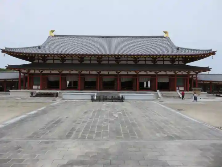 薬師寺の本殿・本堂