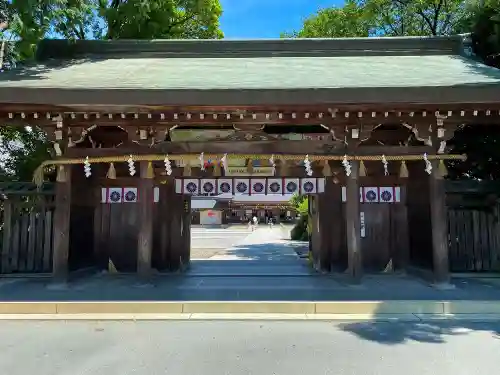 砥鹿神社（里宮）の山門・神門
