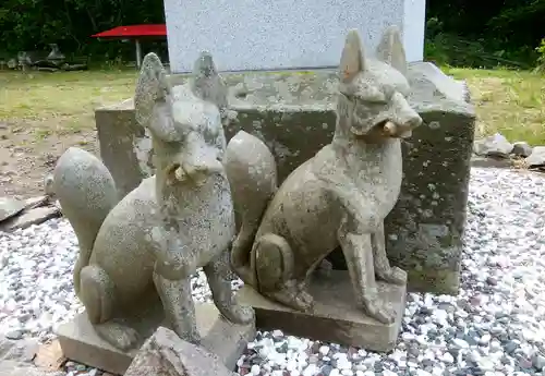 門別稲荷神社の狛犬