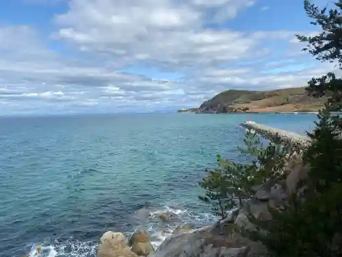西濱神社の{uncategorized: "未分類", other: "その他", undefined: "問題あり", building: "その他建物", grave: "お墓", sacred_gate: "鳥居", guardian: "狛犬", statue: "像", buddha: "仏像", history: "歴史", nature: "自然", garden: "庭園", animal: "動物", pagoda: "塔", temizu: "手水舎", mountain_gate: "山門・神門", sanctuary: "本殿・本堂", subordinate: "末社・摂社", art: "芸術", scenery: "景色", jizo: "地蔵", ema: "絵馬", goshuin: "御朱印", omikuji: "おみくじ", items: "授与品その他", amulet: "お守り", goshuincho: "御朱印帳", eats: "食事", festival: "お祭り", votive_dance: "神楽", shichigosan: "七五三参", wedding: "結婚式", experience: "体験その他", initially: "初詣", around: "周辺", anti_infection: "感染症対策"}