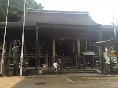 青岸渡寺の本殿・本堂