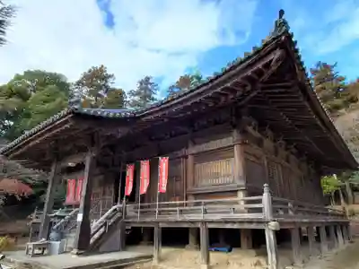 石峯寺の本殿・本堂