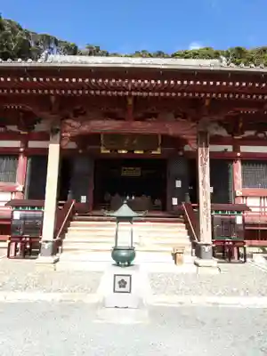 那古寺の本殿・本堂