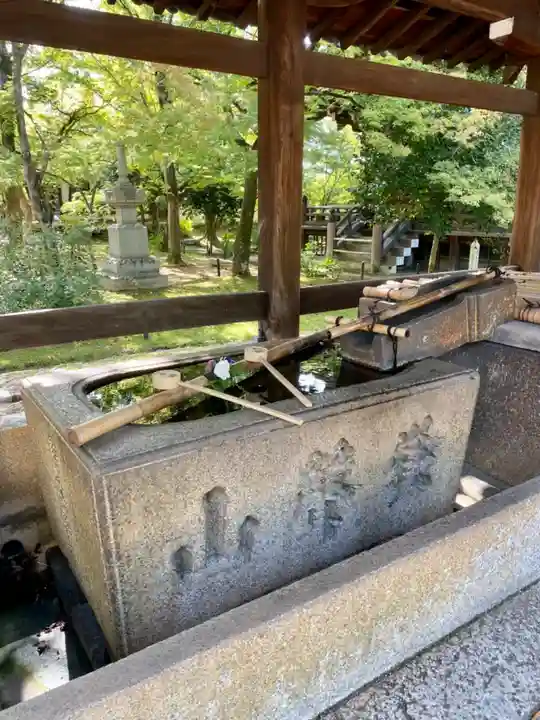 真正極楽寺(真如堂)の手水舎
