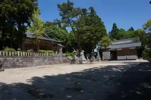 高牟神社の建物その他