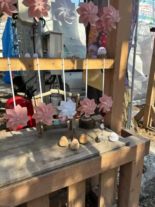 札幌諏訪神社の{uncategorized: "未分類", other: "その他", undefined: "問題あり", building: "その他建物", grave: "お墓", sacred_gate: "鳥居", guardian: "狛犬", statue: "像", buddha: "仏像", history: "歴史", nature: "自然", garden: "庭園", animal: "動物", pagoda: "塔", temizu: "手水舎", mountain_gate: "山門・神門", sanctuary: "本殿・本堂", subordinate: "末社・摂社", art: "芸術", scenery: "景色", jizo: "地蔵", ema: "絵馬", goshuin: "御朱印", omikuji: "おみくじ", items: "授与品その他", amulet: "お守り", goshuincho: "御朱印帳", eats: "食事", festival: "お祭り", votive_dance: "神楽", shichigosan: "七五三参", wedding: "結婚式", experience: "体験その他", initially: "初詣", around: "周辺", anti_infection: "感染症対策"}