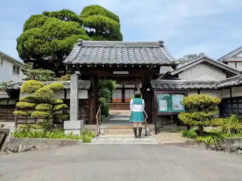 専明寺の山門