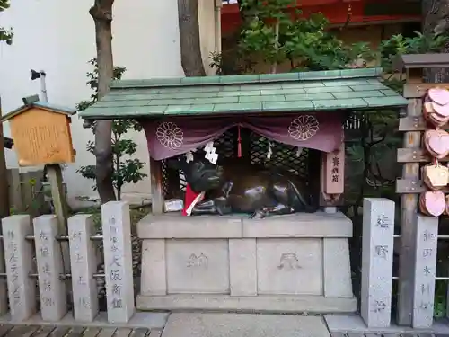 露天神社（お初天神）の像