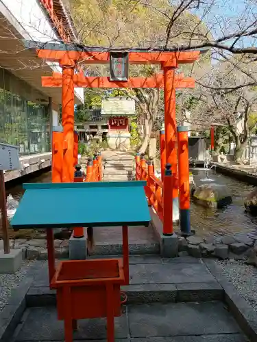 射楯兵主神社の{uncategorized: "未分類", other: "その他", undefined: "問題あり", building: "その他建物", grave: "お墓", sacred_gate: "鳥居", guardian: "狛犬", statue: "像", buddha: "仏像", history: "歴史", nature: "自然", garden: "庭園", animal: "動物", pagoda: "塔", temizu: "手水舎", mountain_gate: "山門・神門", sanctuary: "本殿・本堂", subordinate: "末社・摂社", art: "芸術", scenery: "景色", jizo: "地蔵", ema: "絵馬", goshuin: "御朱印", omikuji: "おみくじ", items: "授与品その他", amulet: "お守り", goshuincho: "御朱印帳", eats: "食事", festival: "お祭り", votive_dance: "神楽", shichigosan: "七五三参", wedding: "結婚式", experience: "体験その他", initially: "初詣", around: "周辺", anti_infection: "感染症対策"}