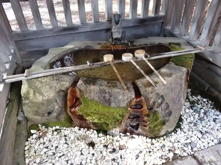 若一王子神社の手水舎