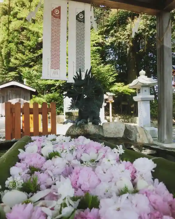 立志神社の手水舎