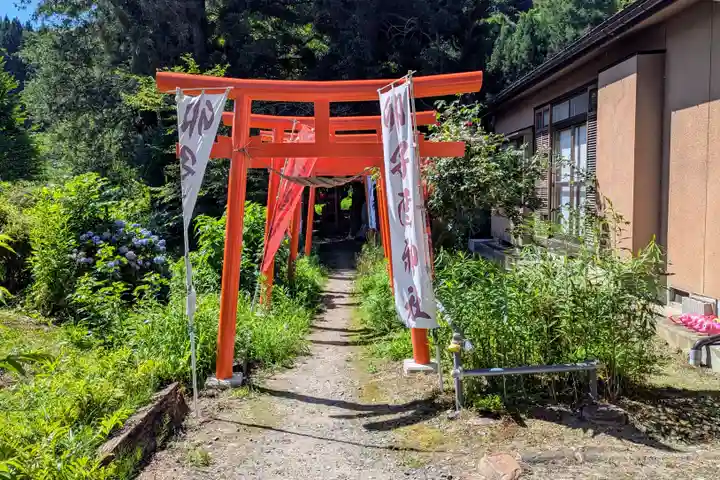 卯子酉神社の鳥居