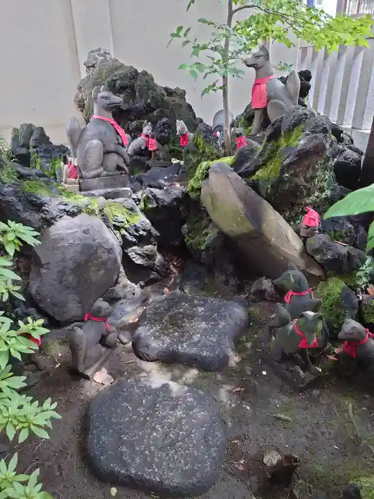 隆栄稲荷神社の狛犬