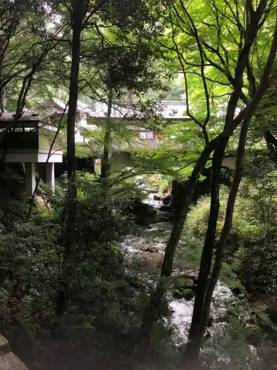 大本山七宝瀧寺の周辺