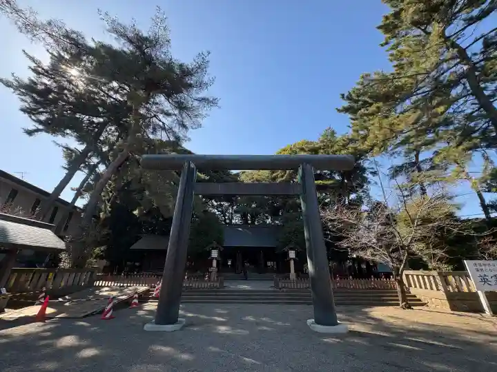 埼玉縣護國神社の{uncategorized: "未分類", other: "その他", undefined: "問題あり", building: "その他建物", grave: "お墓", sacred_gate: "鳥居", guardian: "狛犬", statue: "像", buddha: "仏像", history: "歴史", nature: "自然", garden: "庭園", animal: "動物", pagoda: "塔", temizu: "手水舎", mountain_gate: "山門・神門", sanctuary: "本殿・本堂", subordinate: "末社・摂社", art: "芸術", scenery: "景色", jizo: "地蔵", ema: "絵馬", goshuin: "御朱印", omikuji: "おみくじ", items: "授与品その他", amulet: "お守り", goshuincho: "御朱印帳", eats: "食事", festival: "お祭り", votive_dance: "神楽", shichigosan: "七五三参", wedding: "結婚式", experience: "体験その他", initially: "初詣", around: "周辺", anti_infection: "感染症対策"}