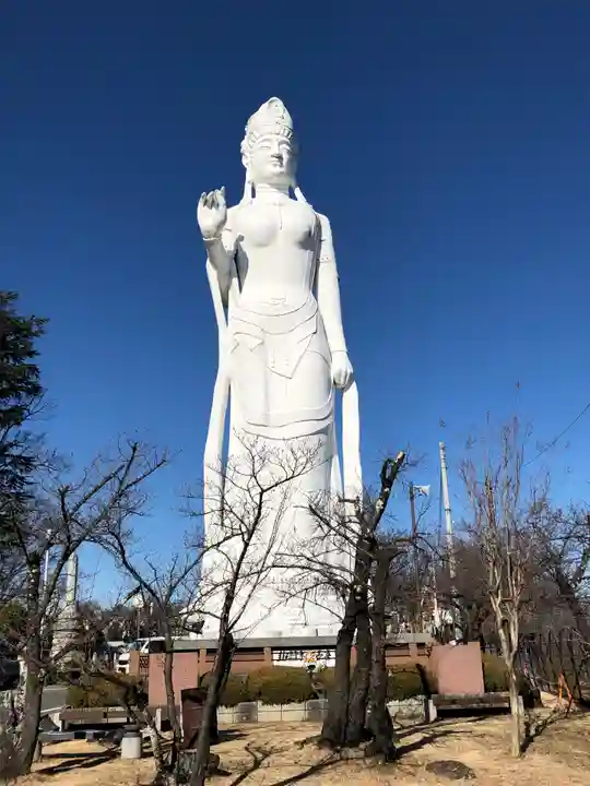 韮崎平和観音の仏像