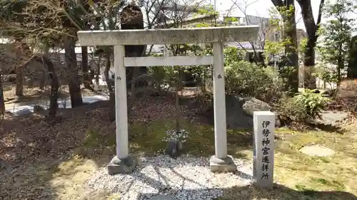 四柱神社の末社・摂社