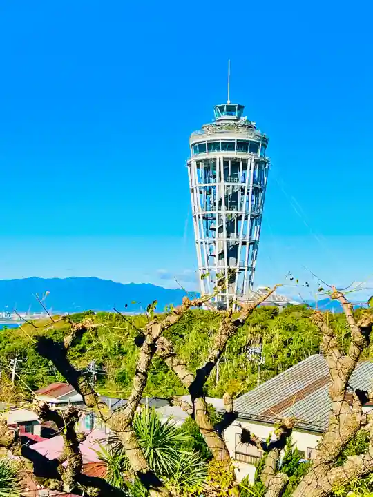 奉安殿(江島神社)の{uncategorized: "未分類", other: "その他", undefined: "問題あり", building: "その他建物", grave: "お墓", sacred_gate: "鳥居", guardian: "狛犬", statue: "像", buddha: "仏像", history: "歴史", nature: "自然", garden: "庭園", animal: "動物", pagoda: "塔", temizu: "手水舎", mountain_gate: "山門・神門", sanctuary: "本殿・本堂", subordinate: "末社・摂社", art: "芸術", scenery: "景色", jizo: "地蔵", ema: "絵馬", goshuin: "御朱印", omikuji: "おみくじ", items: "授与品その他", amulet: "お守り", goshuincho: "御朱印帳", eats: "食事", festival: "お祭り", votive_dance: "神楽", shichigosan: "七五三参", wedding: "結婚式", experience: "体験その他", initially: "初詣", around: "周辺", anti_infection: "感染症対策"}