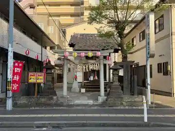四社宮の{uncategorized: "未分類", other: "その他", undefined: "問題あり", building: "その他建物", grave: "お墓", sacred_gate: "鳥居", guardian: "狛犬", statue: "像", buddha: "仏像", history: "歴史", nature: "自然", garden: "庭園", animal: "動物", pagoda: "塔", temizu: "手水舎", mountain_gate: "山門・神門", sanctuary: "本殿・本堂", subordinate: "末社・摂社", art: "芸術", scenery: "景色", jizo: "地蔵", ema: "絵馬", goshuin: "御朱印", omikuji: "おみくじ", items: "授与品その他", amulet: "お守り", goshuincho: "御朱印帳", eats: "食事", festival: "お祭り", votive_dance: "神楽", shichigosan: "七五三参", wedding: "結婚式", experience: "体験その他", initially: "初詣", around: "周辺", anti_infection: "感染症対策"}