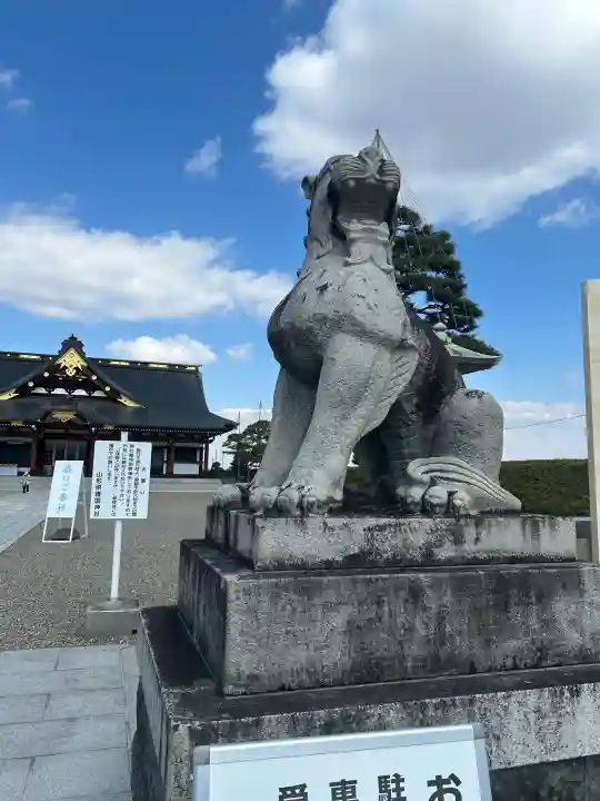 山形縣護國神社の{uncategorized: "未分類", other: "その他", undefined: "問題あり", building: "その他建物", grave: "お墓", sacred_gate: "鳥居", guardian: "狛犬", statue: "像", buddha: "仏像", history: "歴史", nature: "自然", garden: "庭園", animal: "動物", pagoda: "塔", temizu: "手水舎", mountain_gate: "山門・神門", sanctuary: "本殿・本堂", subordinate: "末社・摂社", art: "芸術", scenery: "景色", jizo: "地蔵", ema: "絵馬", goshuin: "御朱印", omikuji: "おみくじ", items: "授与品その他", amulet: "お守り", goshuincho: "御朱印帳", eats: "食事", festival: "お祭り", votive_dance: "神楽", shichigosan: "七五三参", wedding: "結婚式", experience: "体験その他", initially: "初詣", around: "周辺", anti_infection: "感染症対策"}
