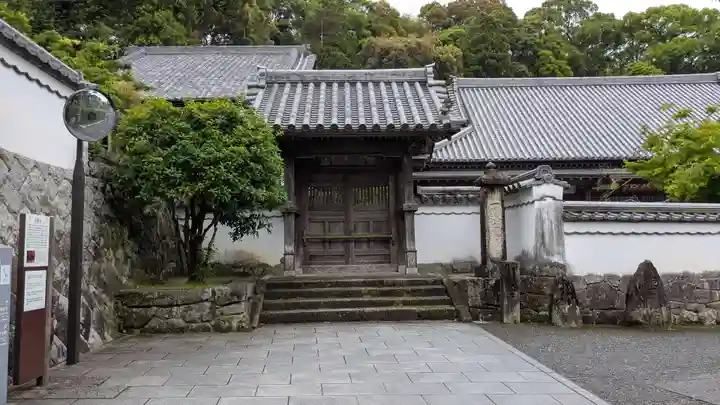 光明禅寺の山門・神門