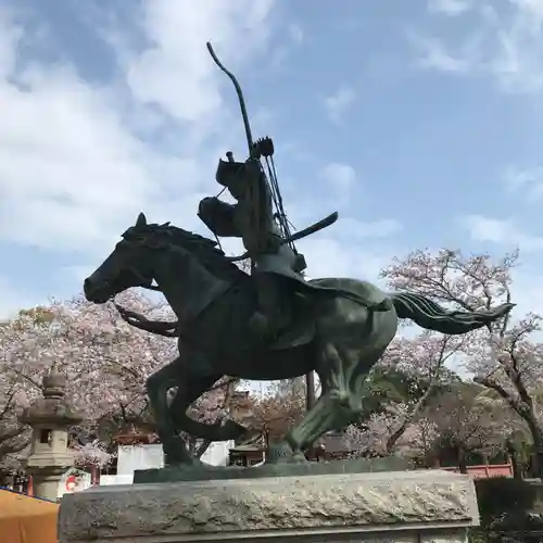 富士山本宮浅間大社の像