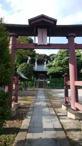 東本郷氷川神社の鳥居