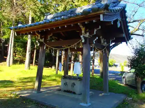 白山神社の手水舎