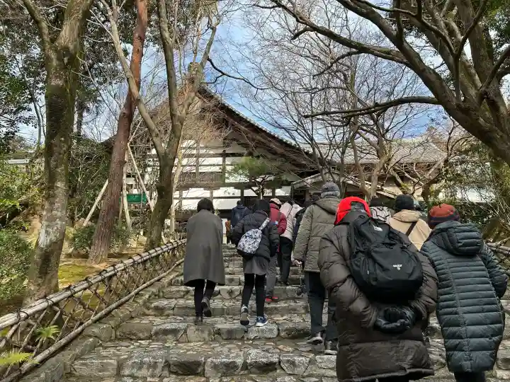 龍安寺の{uncategorized: "未分類", other: "その他", undefined: "問題あり", building: "その他建物", grave: "お墓", sacred_gate: "鳥居", guardian: "狛犬", statue: "像", buddha: "仏像", history: "歴史", nature: "自然", garden: "庭園", animal: "動物", pagoda: "塔", temizu: "手水舎", mountain_gate: "山門・神門", sanctuary: "本殿・本堂", subordinate: "末社・摂社", art: "芸術", scenery: "景色", jizo: "地蔵", ema: "絵馬", goshuin: "御朱印", omikuji: "おみくじ", items: "授与品その他", amulet: "お守り", goshuincho: "御朱印帳", eats: "食事", festival: "お祭り", votive_dance: "神楽", shichigosan: "七五三参", wedding: "結婚式", experience: "体験その他", initially: "初詣", around: "周辺", anti_infection: "感染症対策"}
