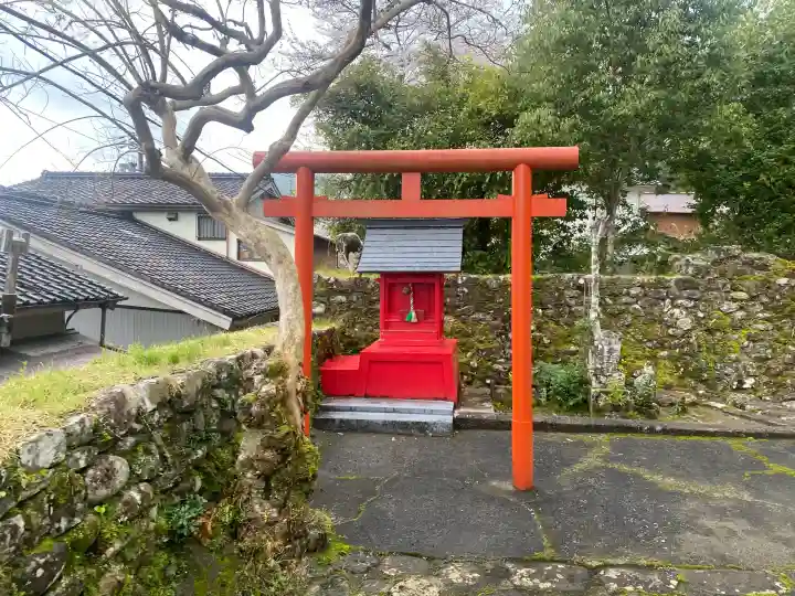 宝蔵寺の{uncategorized: "未分類", other: "その他", undefined: "問題あり", building: "その他建物", grave: "お墓", sacred_gate: "鳥居", guardian: "狛犬", statue: "像", buddha: "仏像", history: "歴史", nature: "自然", garden: "庭園", animal: "動物", pagoda: "塔", temizu: "手水舎", mountain_gate: "山門・神門", sanctuary: "本殿・本堂", subordinate: "末社・摂社", art: "芸術", scenery: "景色", jizo: "地蔵", ema: "絵馬", goshuin: "御朱印", omikuji: "おみくじ", items: "授与品その他", amulet: "お守り", goshuincho: "御朱印帳", eats: "食事", festival: "お祭り", votive_dance: "神楽", shichigosan: "七五三参", wedding: "結婚式", experience: "体験その他", initially: "初詣", around: "周辺", anti_infection: "感染症対策"}