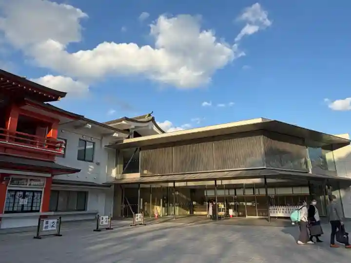 千葉神社の{uncategorized: "未分類", other: "その他", undefined: "問題あり", building: "その他建物", grave: "お墓", sacred_gate: "鳥居", guardian: "狛犬", statue: "像", buddha: "仏像", history: "歴史", nature: "自然", garden: "庭園", animal: "動物", pagoda: "塔", temizu: "手水舎", mountain_gate: "山門・神門", sanctuary: "本殿・本堂", subordinate: "末社・摂社", art: "芸術", scenery: "景色", jizo: "地蔵", ema: "絵馬", goshuin: "御朱印", omikuji: "おみくじ", items: "授与品その他", amulet: "お守り", goshuincho: "御朱印帳", eats: "食事", festival: "お祭り", votive_dance: "神楽", shichigosan: "七五三参", wedding: "結婚式", experience: "体験その他", initially: "初詣", around: "周辺", anti_infection: "感染症対策"}
