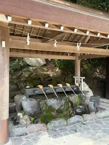 多度大社の{uncategorized: "未分類", other: "その他", undefined: "問題あり", building: "その他建物", grave: "お墓", sacred_gate: "鳥居", guardian: "狛犬", statue: "像", buddha: "仏像", history: "歴史", nature: "自然", garden: "庭園", animal: "動物", pagoda: "塔", temizu: "手水舎", mountain_gate: "山門・神門", sanctuary: "本殿・本堂", subordinate: "末社・摂社", art: "芸術", scenery: "景色", jizo: "地蔵", ema: "絵馬", goshuin: "御朱印", omikuji: "おみくじ", items: "授与品その他", amulet: "お守り", goshuincho: "御朱印帳", eats: "食事", festival: "お祭り", votive_dance: "神楽", shichigosan: "七五三参", wedding: "結婚式", experience: "体験その他", initially: "初詣", around: "周辺", anti_infection: "感染症対策"}