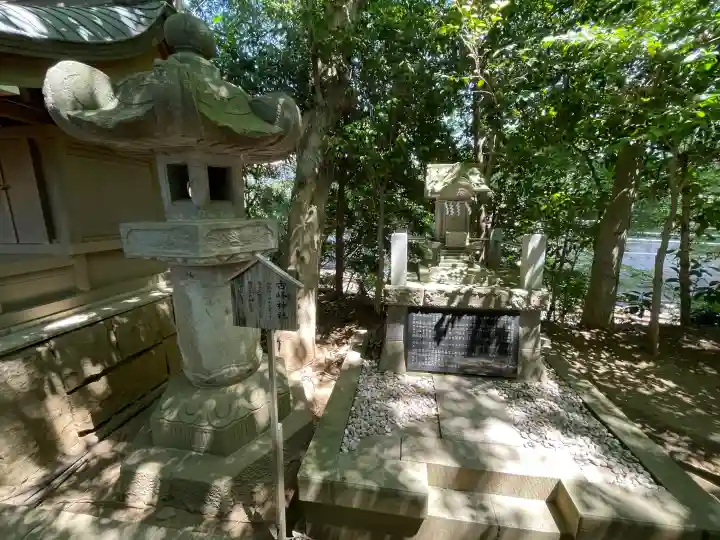 検見川神社の{uncategorized: "未分類", other: "その他", undefined: "問題あり", building: "その他建物", grave: "お墓", sacred_gate: "鳥居", guardian: "狛犬", statue: "像", buddha: "仏像", history: "歴史", nature: "自然", garden: "庭園", animal: "動物", pagoda: "塔", temizu: "手水舎", mountain_gate: "山門・神門", sanctuary: "本殿・本堂", subordinate: "末社・摂社", art: "芸術", scenery: "景色", jizo: "地蔵", ema: "絵馬", goshuin: "御朱印", omikuji: "おみくじ", items: "授与品その他", amulet: "お守り", goshuincho: "御朱印帳", eats: "食事", festival: "お祭り", votive_dance: "神楽", shichigosan: "七五三参", wedding: "結婚式", experience: "体験その他", initially: "初詣", around: "周辺", anti_infection: "感染症対策"}