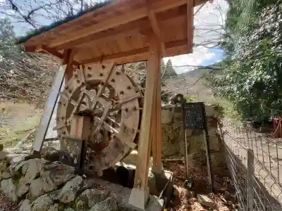 高天彦神社の{uncategorized: "未分類", other: "その他", undefined: "問題あり", building: "その他建物", grave: "お墓", sacred_gate: "鳥居", guardian: "狛犬", statue: "像", buddha: "仏像", history: "歴史", nature: "自然", garden: "庭園", animal: "動物", pagoda: "塔", temizu: "手水舎", mountain_gate: "山門・神門", sanctuary: "本殿・本堂", subordinate: "末社・摂社", art: "芸術", scenery: "景色", jizo: "地蔵", ema: "絵馬", goshuin: "御朱印", omikuji: "おみくじ", items: "授与品その他", amulet: "お守り", goshuincho: "御朱印帳", eats: "食事", festival: "お祭り", votive_dance: "神楽", shichigosan: "七五三参", wedding: "結婚式", experience: "体験その他", initially: "初詣", around: "周辺", anti_infection: "感染症対策"}