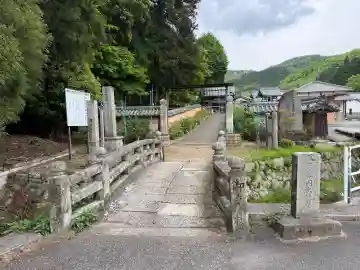 弥勒寺の{uncategorized: "未分類", other: "その他", undefined: "問題あり", building: "その他建物", grave: "お墓", sacred_gate: "鳥居", guardian: "狛犬", statue: "像", buddha: "仏像", history: "歴史", nature: "自然", garden: "庭園", animal: "動物", pagoda: "塔", temizu: "手水舎", mountain_gate: "山門・神門", sanctuary: "本殿・本堂", subordinate: "末社・摂社", art: "芸術", scenery: "景色", jizo: "地蔵", ema: "絵馬", goshuin: "御朱印", omikuji: "おみくじ", items: "授与品その他", amulet: "お守り", goshuincho: "御朱印帳", eats: "食事", festival: "お祭り", votive_dance: "神楽", shichigosan: "七五三参", wedding: "結婚式", experience: "体験その他", initially: "初詣", around: "周辺", anti_infection: "感染症対策"}
