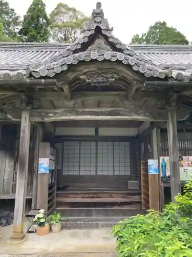 八葉寺の本殿・本堂