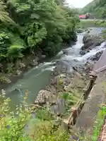 馬門の滝の祠の周辺