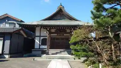 勧行寺の本殿・本堂