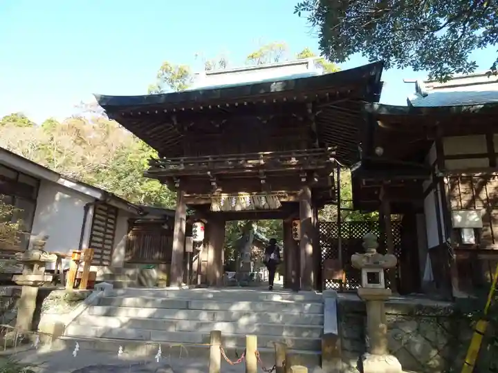 志賀海神社の山門・神門