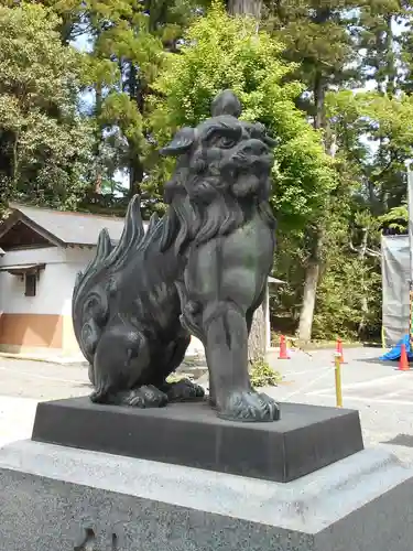 國魂神社の狛犬