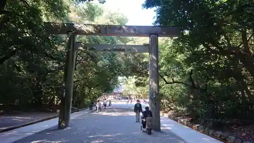 熱田神宮の鳥居