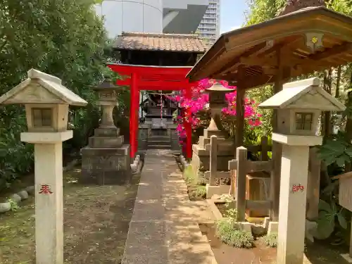 日電玉川稲荷神社の{uncategorized: "未分類", other: "その他", undefined: "問題あり", building: "その他建物", grave: "お墓", sacred_gate: "鳥居", guardian: "狛犬", statue: "像", buddha: "仏像", history: "歴史", nature: "自然", garden: "庭園", animal: "動物", pagoda: "塔", temizu: "手水舎", mountain_gate: "山門・神門", sanctuary: "本殿・本堂", subordinate: "末社・摂社", art: "芸術", scenery: "景色", jizo: "地蔵", ema: "絵馬", goshuin: "御朱印", omikuji: "おみくじ", items: "授与品その他", amulet: "お守り", goshuincho: "御朱印帳", eats: "食事", festival: "お祭り", votive_dance: "神楽", shichigosan: "七五三参", wedding: "結婚式", experience: "体験その他", initially: "初詣", around: "周辺", anti_infection: "感染症対策"}